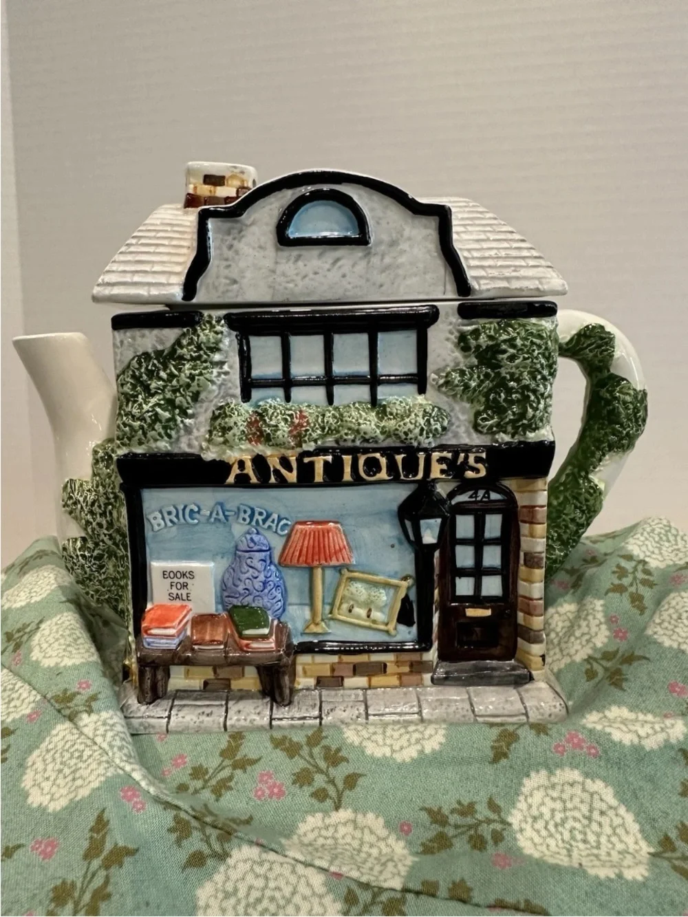 Teapot Ceramic Antiques Store Theme Pre Owned Great Condition